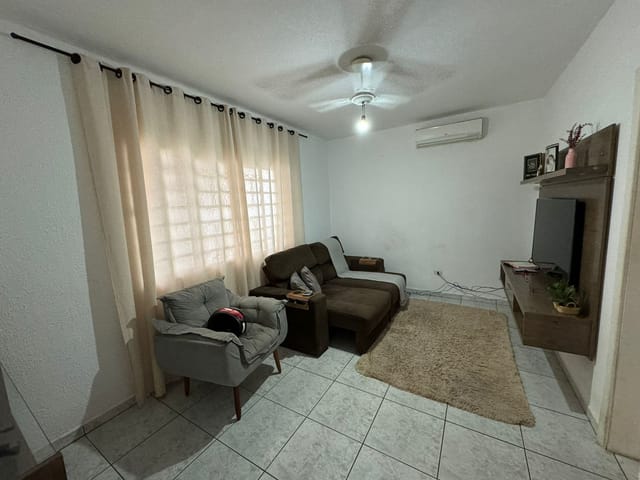 Casa com 250m² 4 quartos e 4 banheiros, à venda, no bairro Loteamento Residencial Andrade em Pindamonhangaba