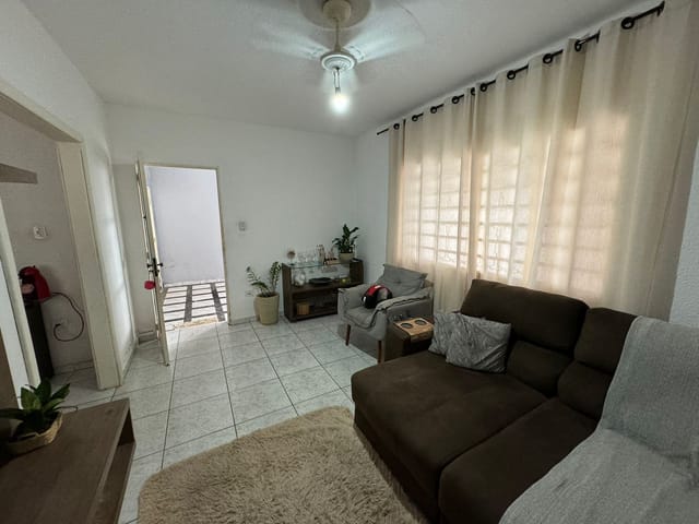 Casa com 250m² 4 quartos e 4 banheiros, à venda, no bairro Loteamento Residencial Andrade em Pindamonhangaba