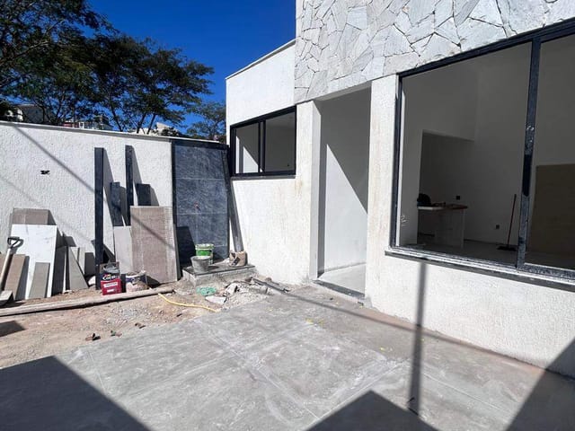 Casa 3 quartos e 2 banheiros, à venda, no bairro Vale das Palmeiras em Macaé