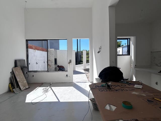 Casa 3 quartos e 2 banheiros, à venda, no bairro Vale das Palmeiras em Macaé