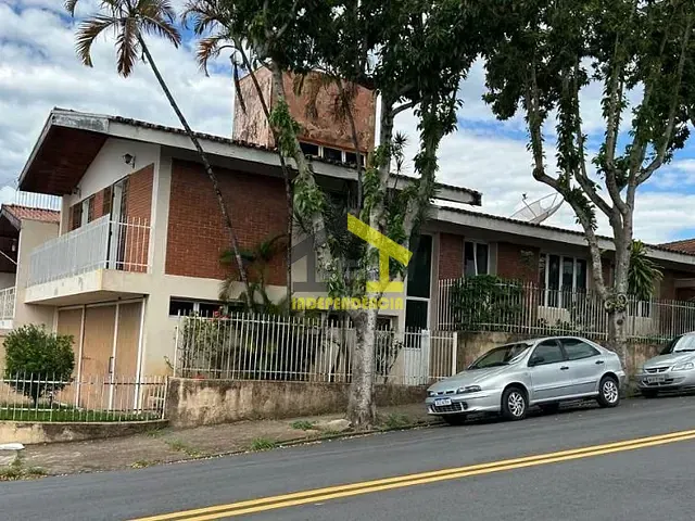 Casa com 300m² 3 quartos e 3 banheiros, à venda ou para alugar, no bairro Nova Itatiba em Itatiba