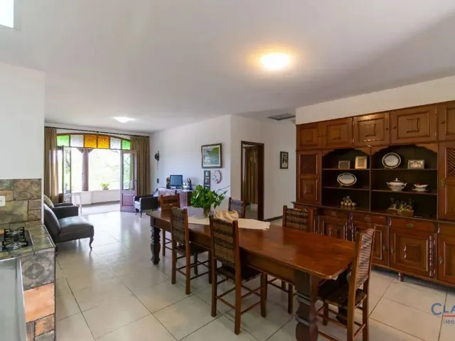 Casa 4 quartos e 4 banheiros, à venda, no bairro RONDINHA em Campo Largo