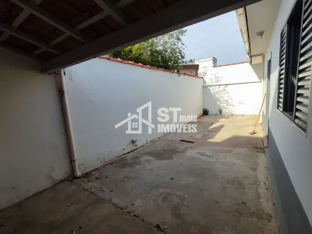 Casa com 200m² 4 quartos e 2 banheiros, à venda, no bairro Vila Buzato em Andradas