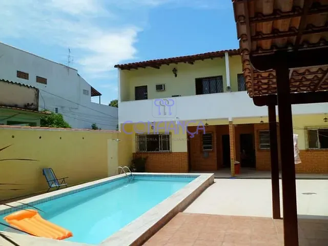 Casa com 500m² 5 quartos e 6 banheiros, à venda, no bairro Vila Valqueire em Rio de Janeiro