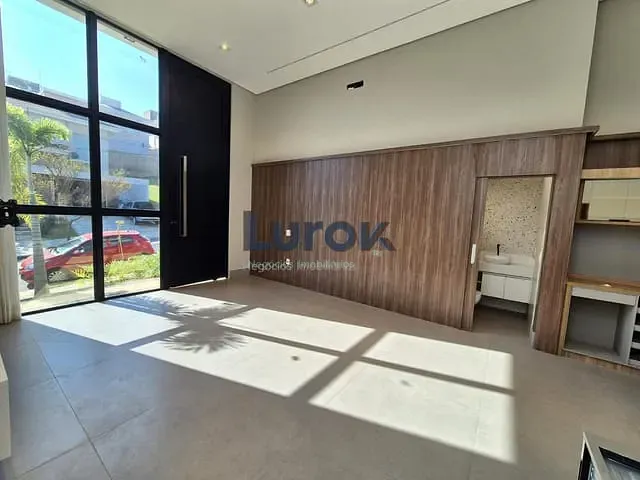 Casa com 300m² 3 quartos e 4 banheiros, à venda, no bairro Condomínio Residencial Portal do Jequitibá em Valinhos
