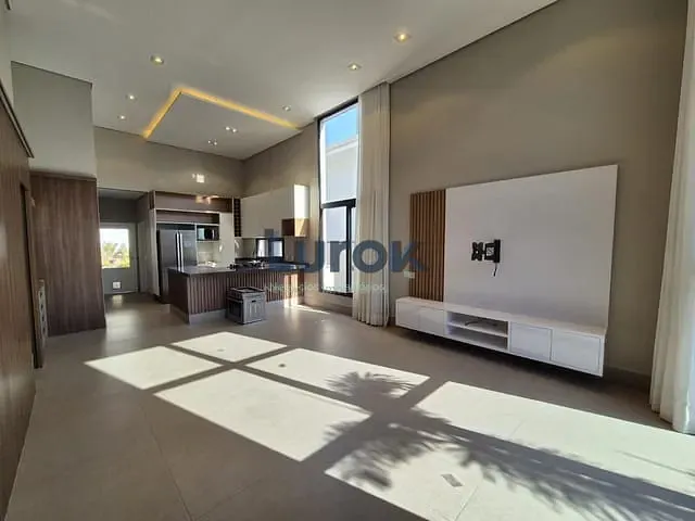 Casa com 300m² 3 quartos e 4 banheiros, à venda, no bairro Condomínio Residencial Portal do Jequitibá em Valinhos