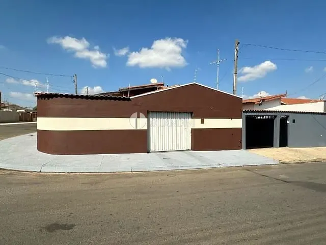 Casa com 120m² 2 quartos e 1 banheiro, à venda, no bairro Laranjeiras em Artur Nogueira