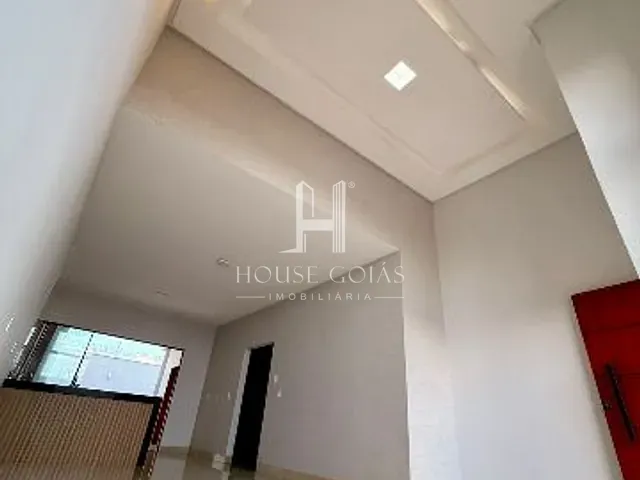 Casa com 250m² 3 quartos e 3 banheiros, à venda, no bairro São Francisco II em Senador Canedo