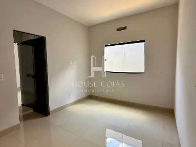 Casa com 250m² 3 quartos e 3 banheiros, à venda, no bairro São Francisco II em Senador Canedo