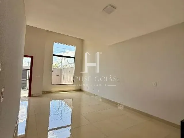 Casa com 250m² 3 quartos e 3 banheiros, à venda, no bairro São Francisco II em Senador Canedo