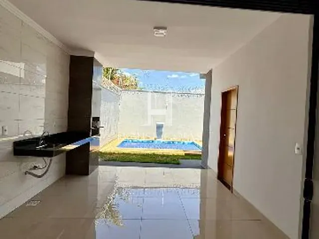 Casa com 250m² 3 quartos e 3 banheiros, à venda, no bairro São Francisco II em Senador Canedo