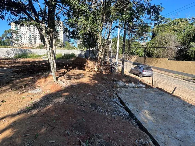 Casa 3 quartos e 2 banheiros, à venda, no bairro Glória em Macaé