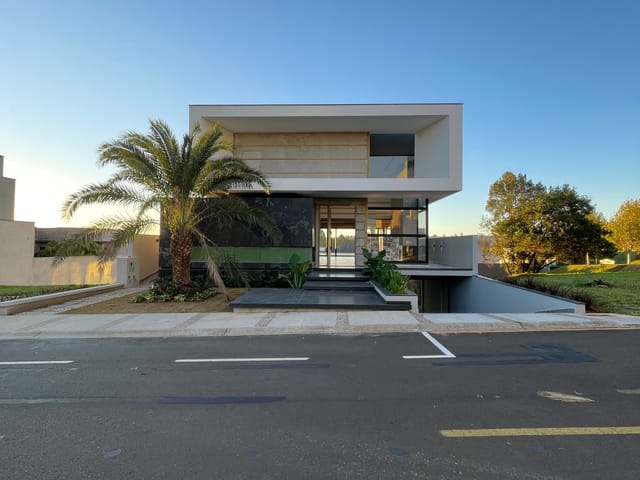 Casa 4 quartos e 5 banheiros, à venda, no bairro Estrela em Ponta Grossa