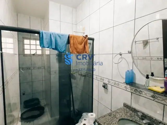 Casa com 250m² 3 quartos e 3 banheiros, à venda, no bairro Universitário em Londrina