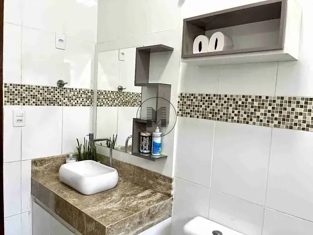 Casa 3 quartos e 3 banheiros, à venda, no bairro Parque das Árvores em Guaratinguetá