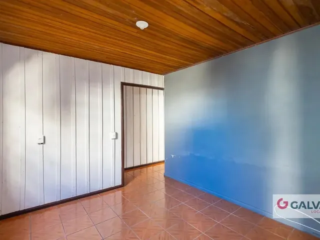 Casa 2 quartos e 1 banheiro, para alugar, no bairro Santa Felicidade em Curitiba