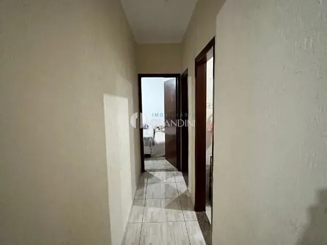 Casa com 249m² 3 quartos e 3 banheiros, à venda, no bairro Morada das Flores em Holambra