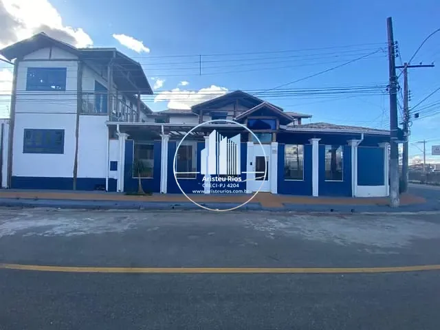 Casa com 344m² 3 quartos e 3 banheiros, à venda, no bairro Fátima I em Pouso Alegre