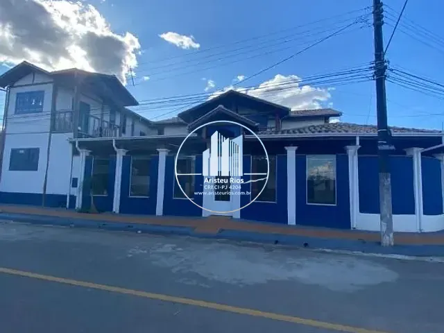 Casa com 344m² 3 quartos e 3 banheiros, à venda, no bairro Fátima I em Pouso Alegre