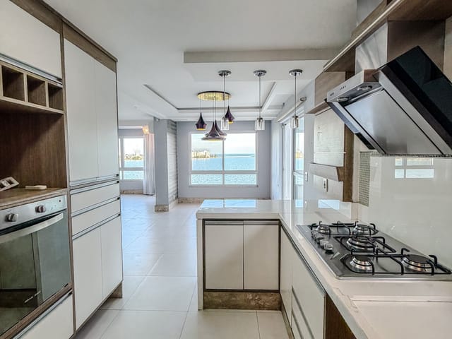 Casa com 450m² 4 quartos e 5 banheiros, à venda, no bairro São Marcos em Macaé