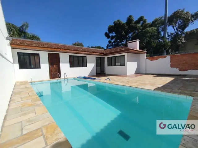 Casa com 720m² 5 quartos e 2 banheiros, para alugar, no bairro São Lourenço em Curitiba