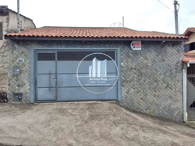 Casa com 200m² 3 quartos e 2 banheiros, à venda, no bairro Cidade Jardim em Pouso Alegre