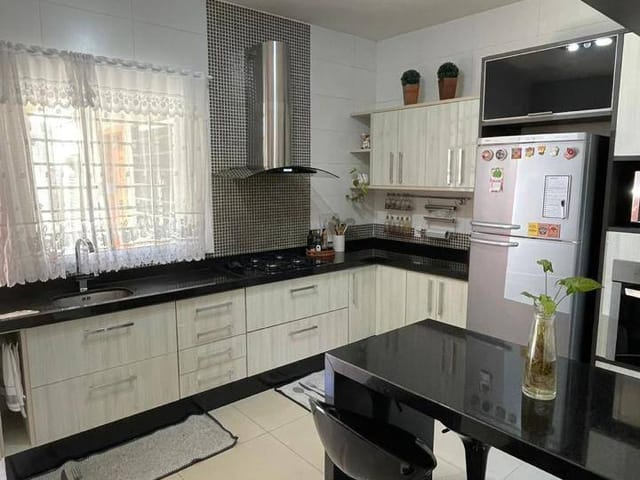 Casa com 120m² 3 quartos e 2 banheiros, à venda, no bairro Jardim Carvalho em Ponta Grossa