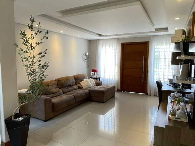 Casa com 120m² 3 quartos e 2 banheiros, à venda, no bairro Jardim Carvalho em Ponta Grossa