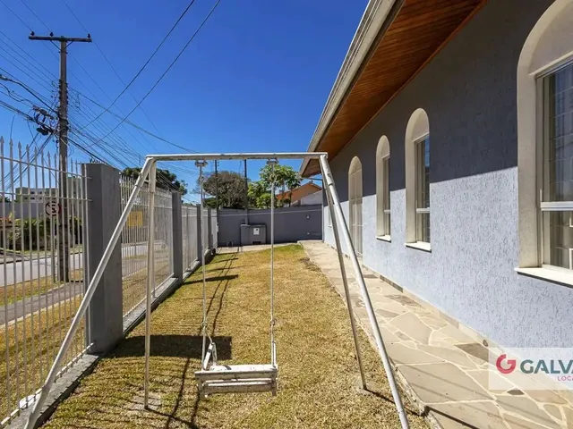 Casa 3 quartos e 2 banheiros, para alugar, no bairro Portão em Curitiba