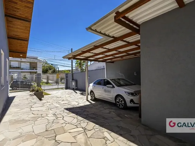 Casa 3 quartos e 2 banheiros, para alugar, no bairro Portão em Curitiba
