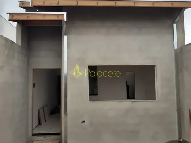 Casa com 125m² 2 quartos e 1 banheiro, à venda, no bairro Residencial e Comercial Portal dos Eucaliptos em Pindamonhangaba