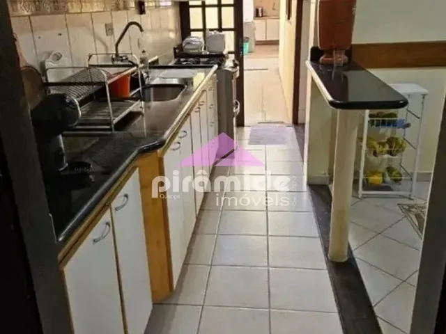 Casa com 205m² 3 quartos e 3 banheiros, à venda, no bairro Parque Independencia em São José Dos Campos