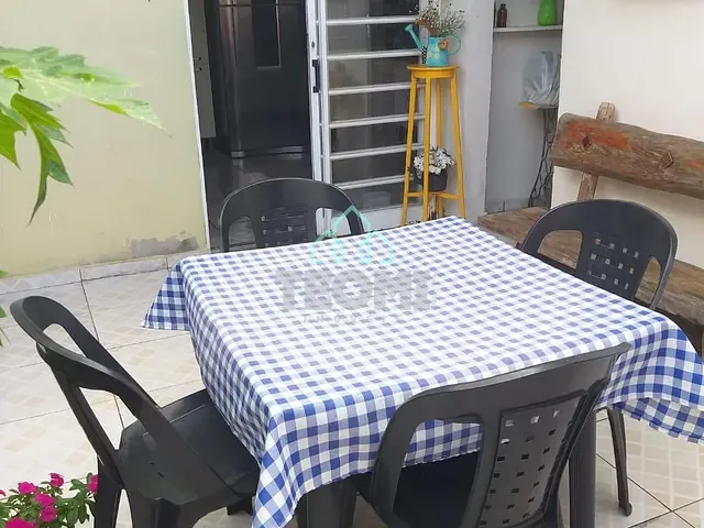 Casa 2 quartos e 2 banheiros, à venda, no bairro Parque Urupês em Taubaté