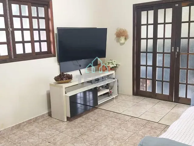 Casa 2 quartos e 2 banheiros, à venda, no bairro Parque Urupês em Taubaté