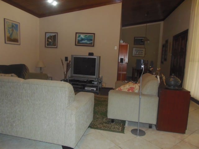 Casa com 975m², à venda, no bairro Centro em Nova Iguaçu