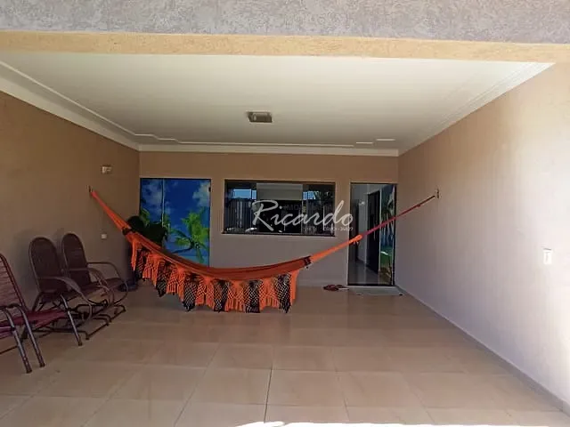 Casa com 262m² 3 quartos e 2 banheiros, à venda, no bairro Jardim do Sol em Arapongas