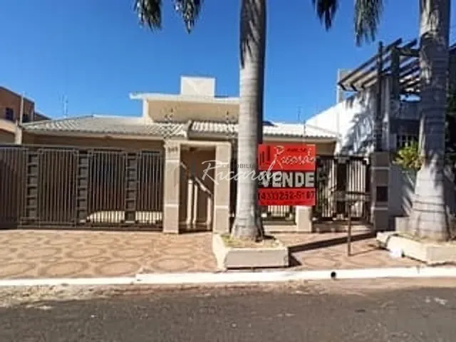 Casa com 262m² 3 quartos e 2 banheiros, à venda, no bairro Jardim do Sol em Arapongas
