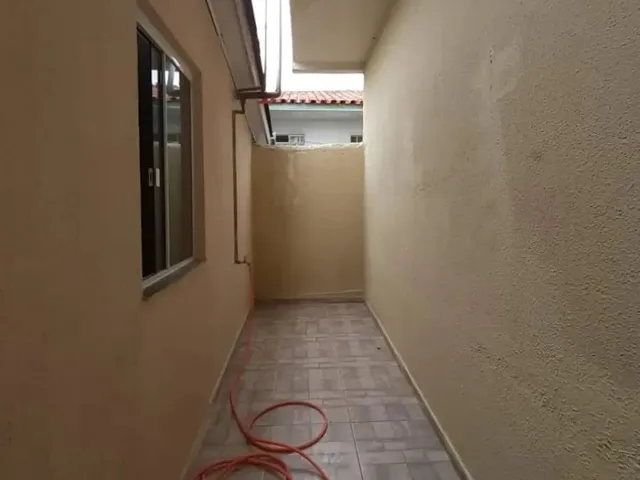 Casa 2 quartos e 1 banheiro, para alugar, no bairro Xaxim em Curitiba