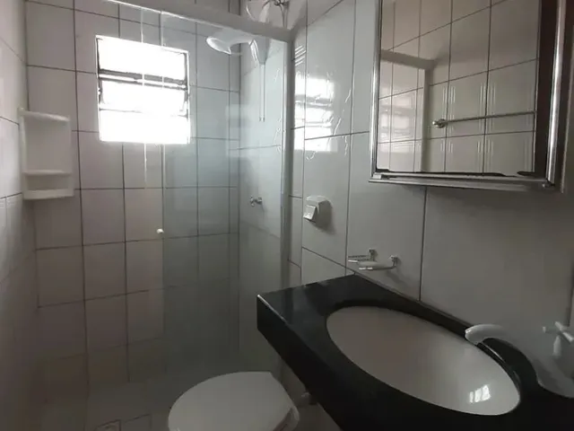 Casa 2 quartos e 1 banheiro, para alugar, no bairro Xaxim em Curitiba