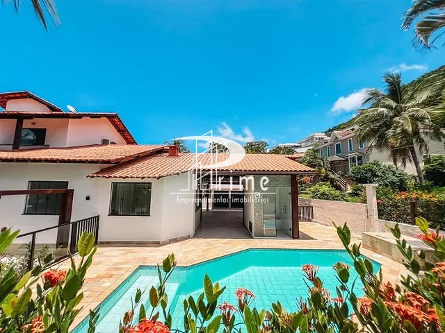 Casa com 560m² 4 quartos e 5 banheiros, à venda, no bairro Piratininga em Niterói