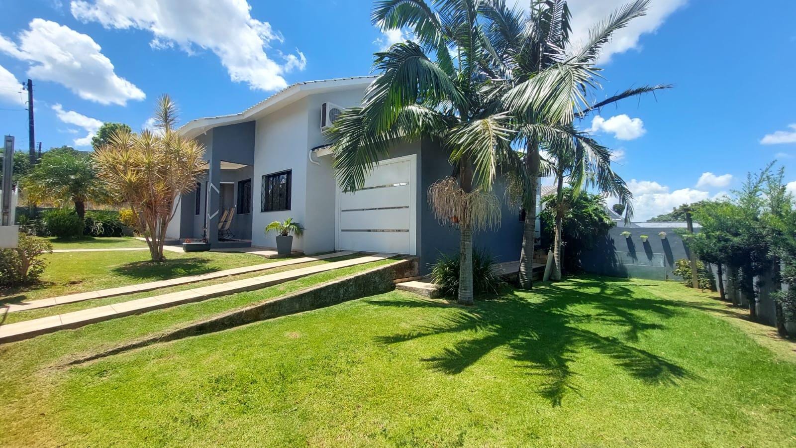 Casa à venda com 3 dormitórios, 1 banheiro, 2 vagas de garagens e 122m² de área privativa no bairro Líder