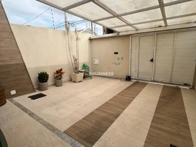 Casa 2 quartos e 2 banheiros, à venda, no bairro Parque Santo Antônio em Campos dos Goytacazes