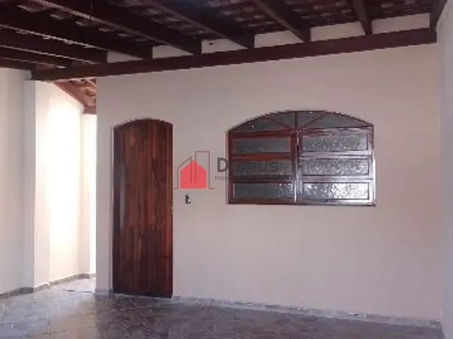 Casa com 102m² 2 quartos e 1 banheiro, à venda ou para alugar, no bairro Comercial e Residencial Jardim Mariana em Pindamonhangaba