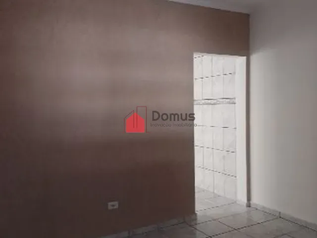 Casa com 102m² 2 quartos e 1 banheiro, à venda ou para alugar, no bairro Comercial e Residencial Jardim Mariana em Pindamonhangaba