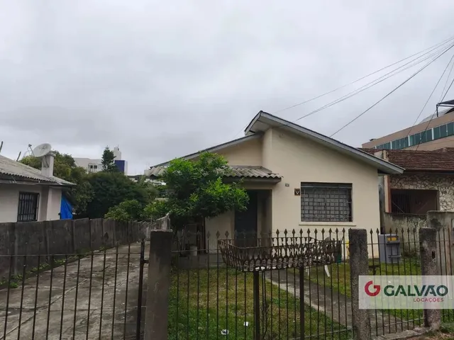 Casa 3 quartos e 1 banheiro, para alugar, no bairro Bacacheri em Curitiba