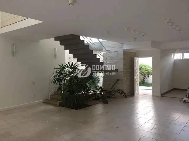 Casa com 428m² 4 quartos e 6 banheiros, à venda, no bairro Santa Maria em Uberaba