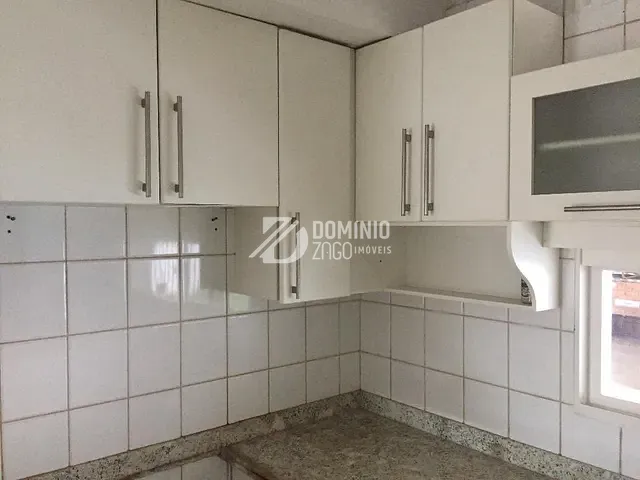 Casa com 428m² 4 quartos e 6 banheiros, à venda, no bairro Santa Maria em Uberaba