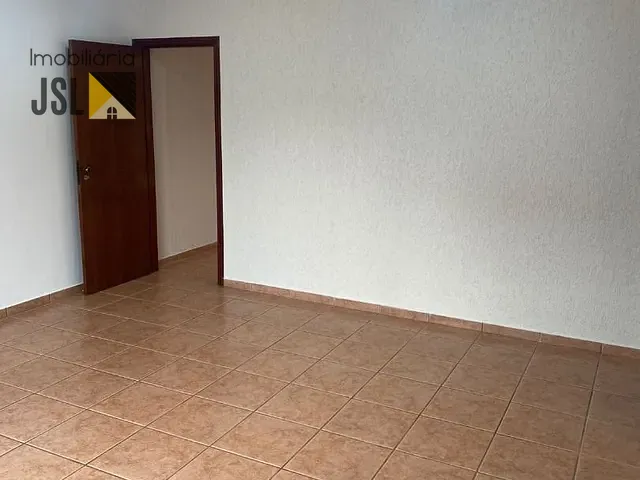 Casa com 300m² 3 quartos e 2 banheiros, à venda, no bairro Jardim Campo Grande em Caçapava