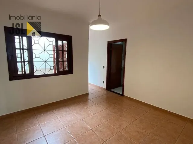 Casa com 300m² 3 quartos e 2 banheiros, à venda, no bairro Jardim Campo Grande em Caçapava