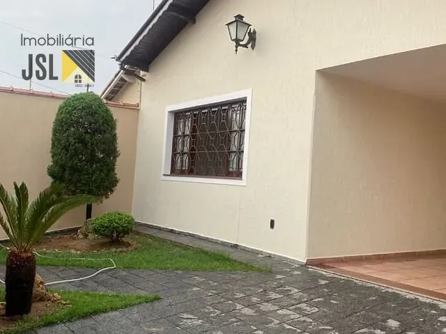 Casa com 300m² 3 quartos e 2 banheiros, à venda, no bairro Jardim Campo Grande em Caçapava